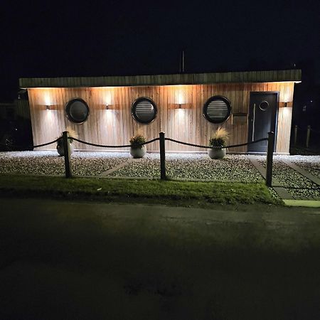 Humberston Boathouse Lodge & Hot Tub - Cleethorpes Beach Cabin Chalet 외부 사진