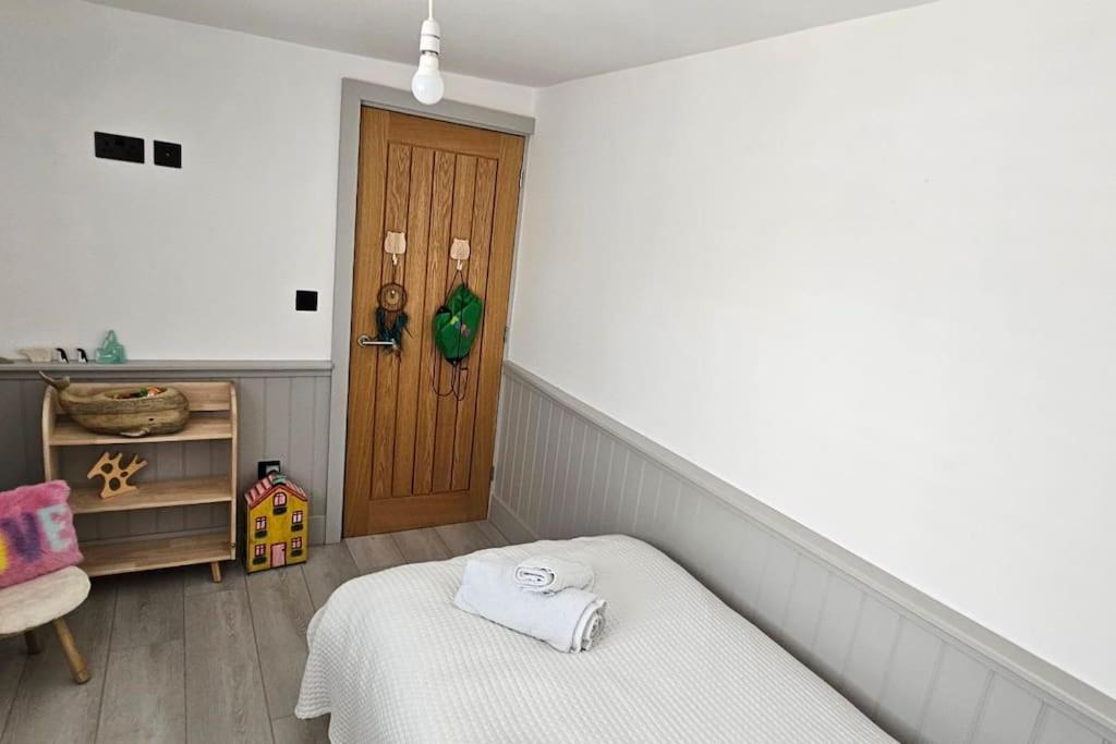 Humberston Boathouse Lodge & Hot Tub - Cleethorpes Beach Cabin Chalet 외부 사진