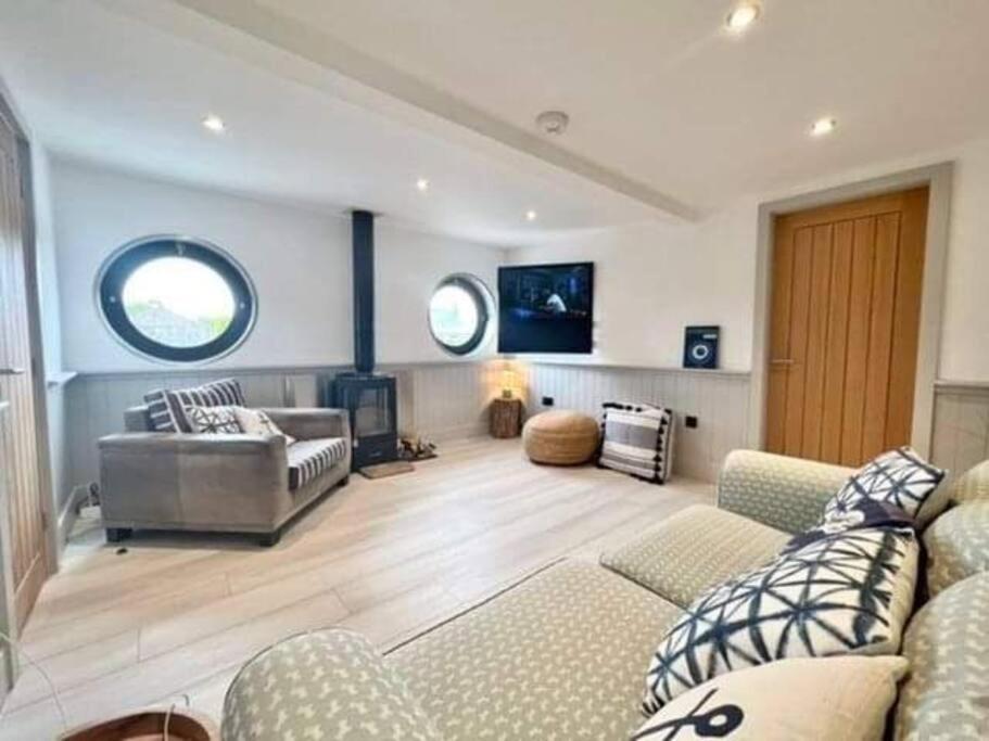 Humberston Boathouse Lodge & Hot Tub - Cleethorpes Beach Cabin Chalet 외부 사진