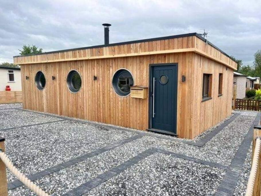 Humberston Boathouse Lodge & Hot Tub - Cleethorpes Beach Cabin Chalet 외부 사진