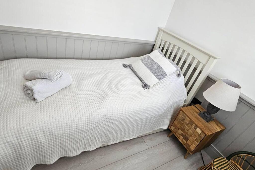 Humberston Boathouse Lodge & Hot Tub - Cleethorpes Beach Cabin Chalet 외부 사진