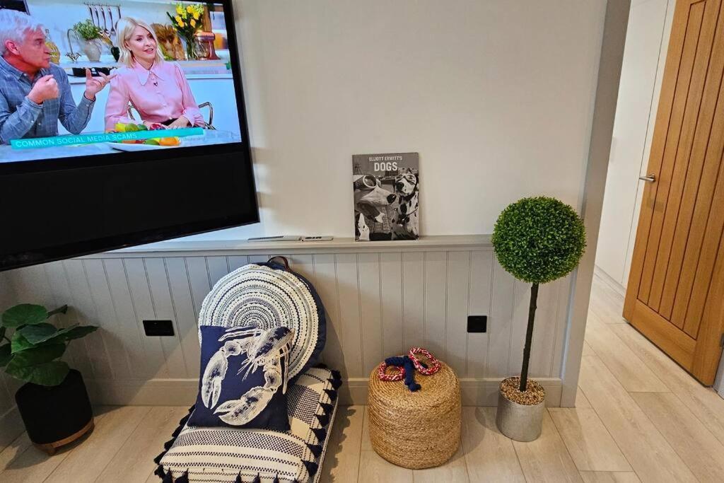 Humberston Boathouse Lodge & Hot Tub - Cleethorpes Beach Cabin Chalet 외부 사진