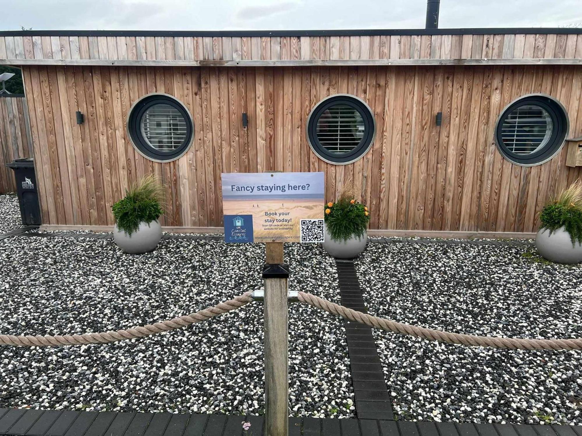 Humberston Boathouse Lodge & Hot Tub - Cleethorpes Beach Cabin Chalet 외부 사진
