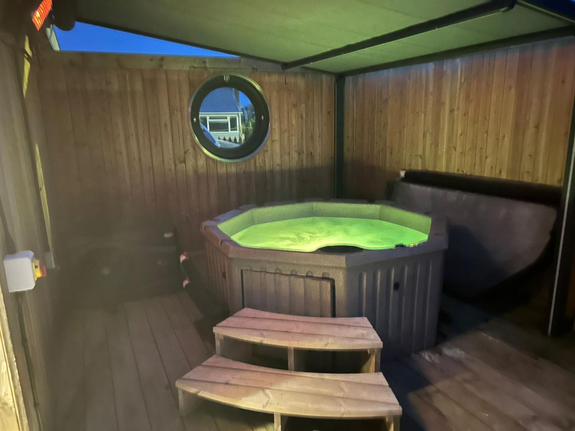 Humberston Boathouse Lodge & Hot Tub - Cleethorpes Beach Cabin Chalet 외부 사진